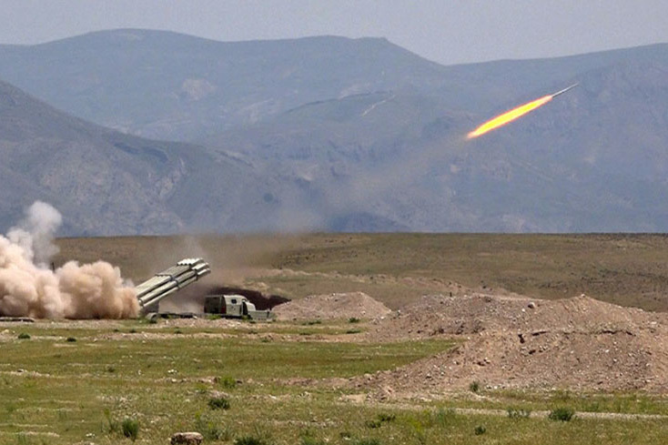 Запущенные Азербайджаном ракеты упали на территорию Ирана