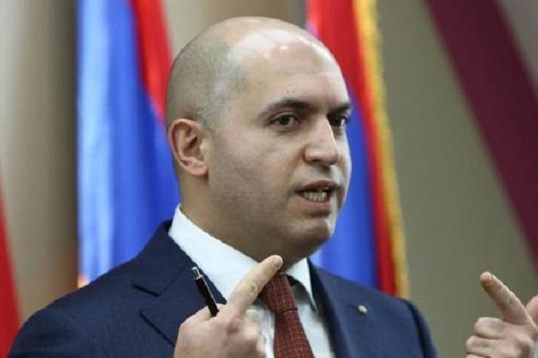 «Բավ է բոլորին դնեք էշի տեղ». Աշոտյանը Լավրովի հայտարարության վերաբերյալ Փաշինյանից բացատրություն է պահանջում