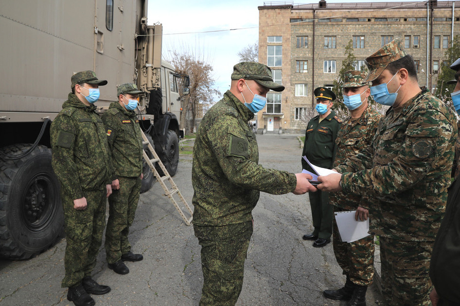 Կորոնավիրուսի դեմ պայքարում ՀՀ բանակին 1 տարի աջակցած ՌԴ ՊՆ զորքերի մասնագետները պարգևատրվել են ՀՀ ՊՆ մեդալներով