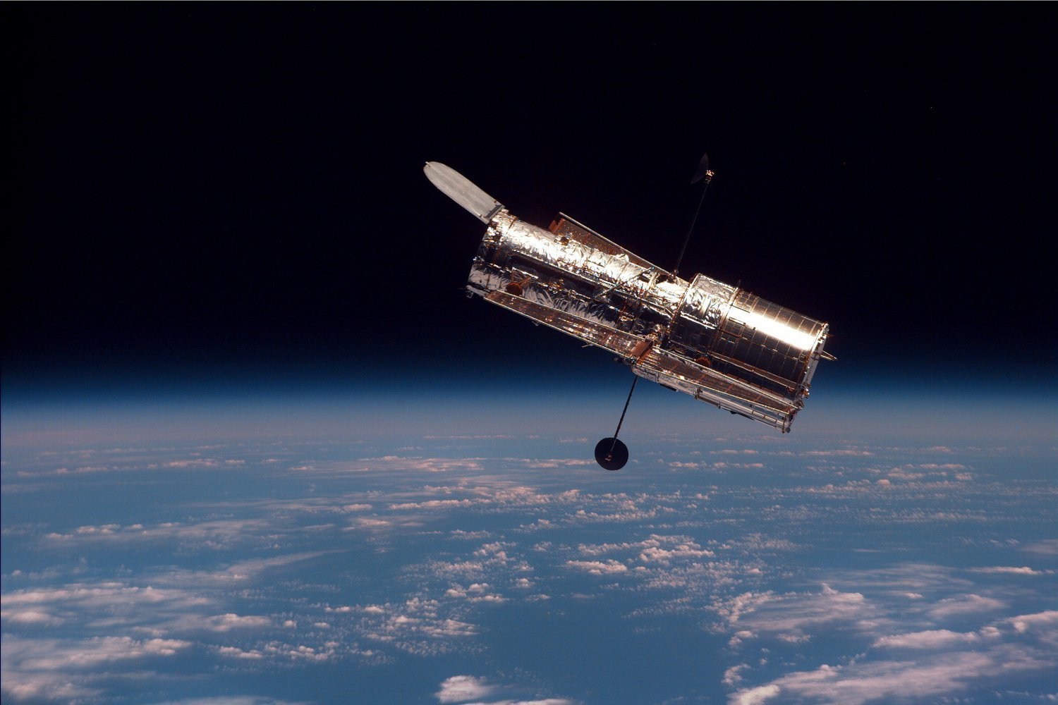Легендарный телескоп либо воскреснет, либо завершит свою миссию навсегда: NASA планирует рискованный маневр для «реанимации» «Хаббла»