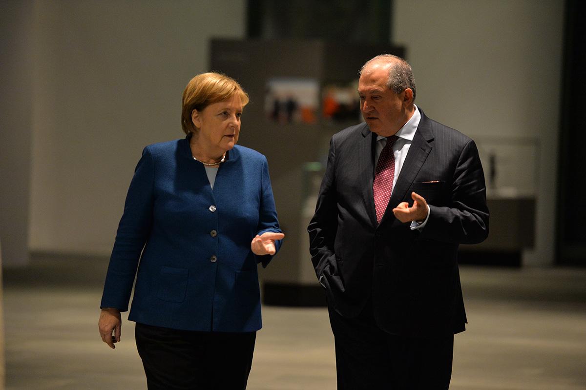 Президент Армении и канцлер Германии обсудили либерализацию визового режима