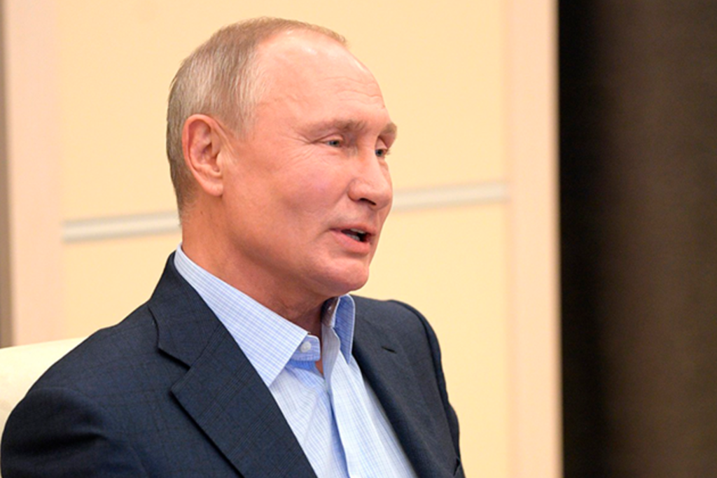 Путин пообещал выйти на балкон и спеть «День Победы» 9 мая