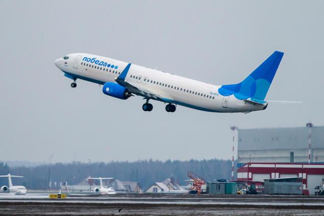 Самолет рейса Москва-Гюмри совершил вынужденную посадку из-за пожелавшего курить мужчины