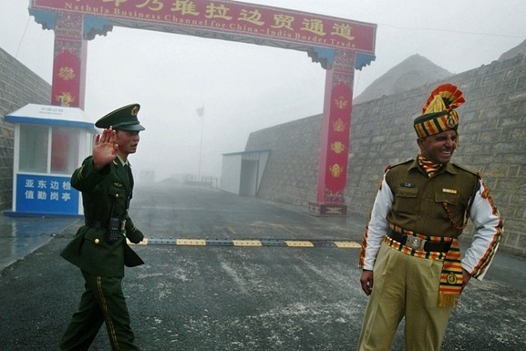 Рукопашная схватка с применением камней: на границе Индии и Китая подрались военные, есть жертвы