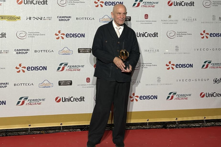 За вклад в кино: актер Джон Малкович получил премию Ассоциации иностранной прессы в Италии 