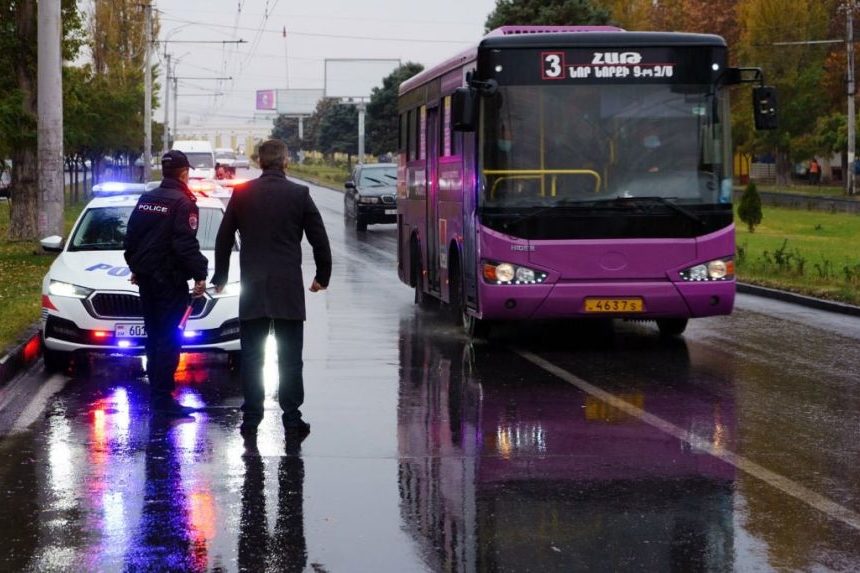 В мэрию Еревана поступило более сотни сообщений о плохом поведении водителей общественного транспорта: Авинян потребовал принять меры