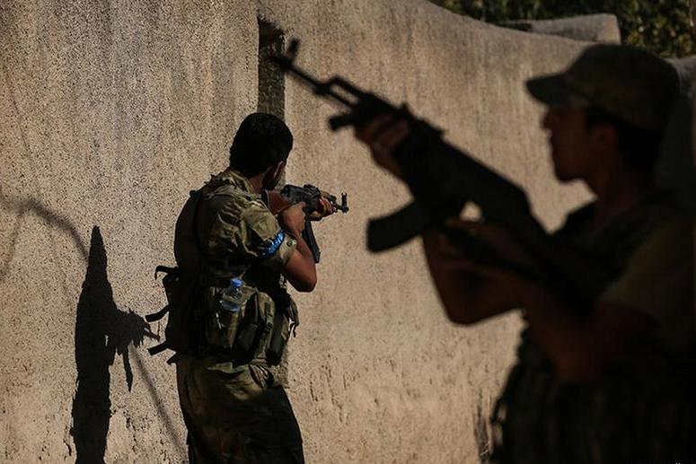 Сирийские наемники поддерживают внешнюю политику Турции. DW