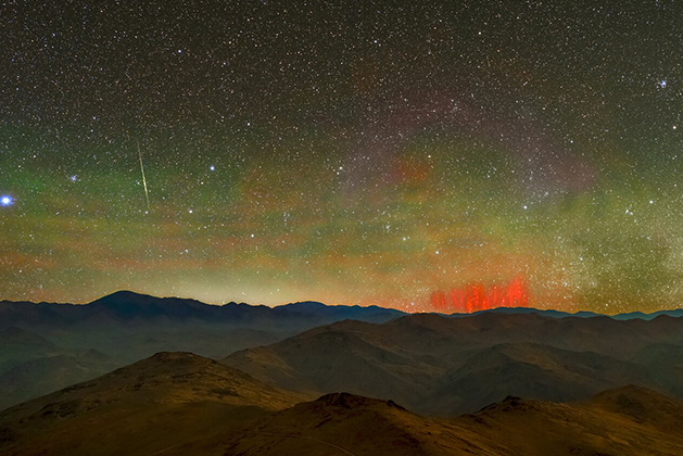 Над пустыней Атакама засняли невероятно красивое и редкое явление — красные спрайты