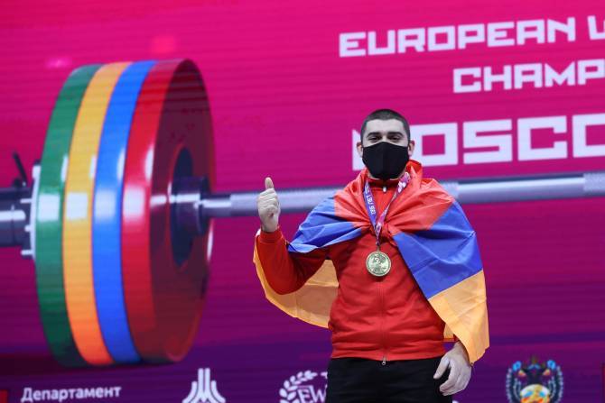 Молодежная сборная Армении - первая на чемпионате Европы по тяжелой атлетике