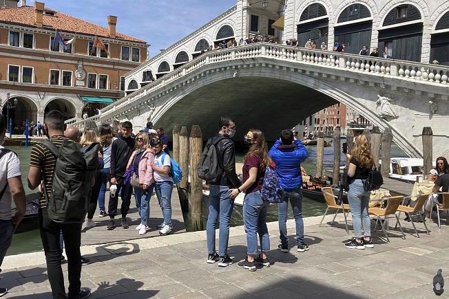 Старейший и самый знаменитый мост Венеции – Риальто – открылся после реставрации