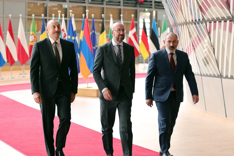 Брюссель не согласовывает свои шаги с Москвой в вопросе нормализации армяно-азербайджанских отношений - чиновник ЕС