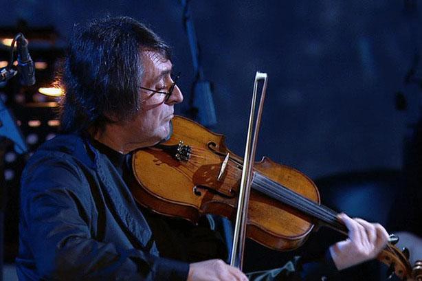 Фестиваль Башмета завершился в Ярославле премьерой сочинения Армана Гущяна «Letters and waves» для альта, ударных и струнного оркестра