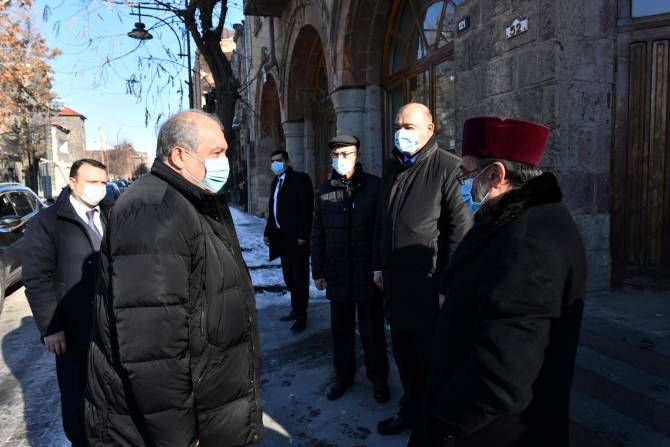 Президента Армении и предводителя Ширакской епархии беспокоят вызовы, стоящие перед страной