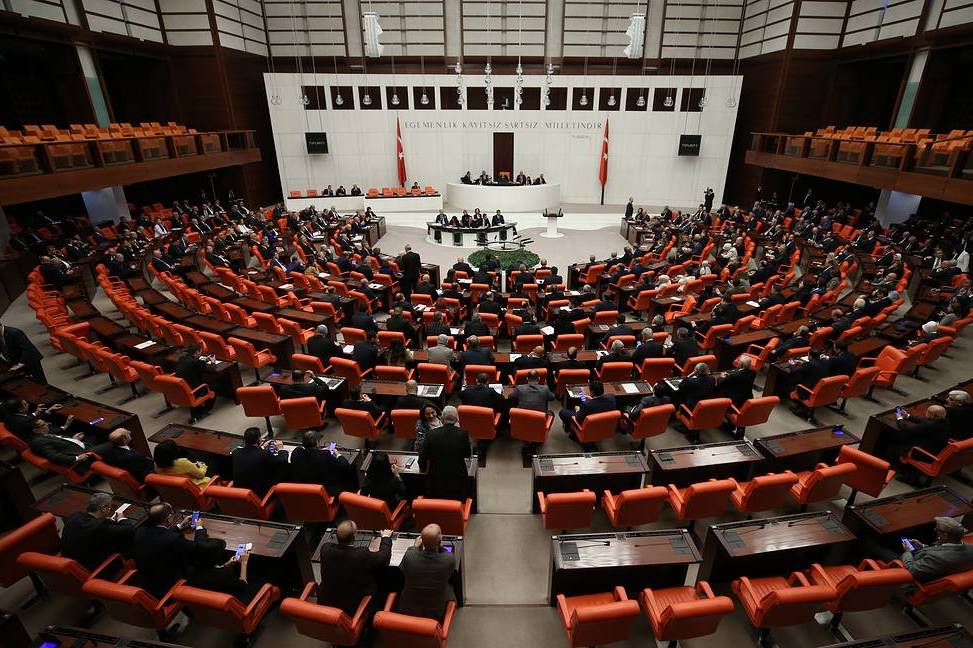 Парламент Турции принял законопроект об усилении контроля за соцсетями