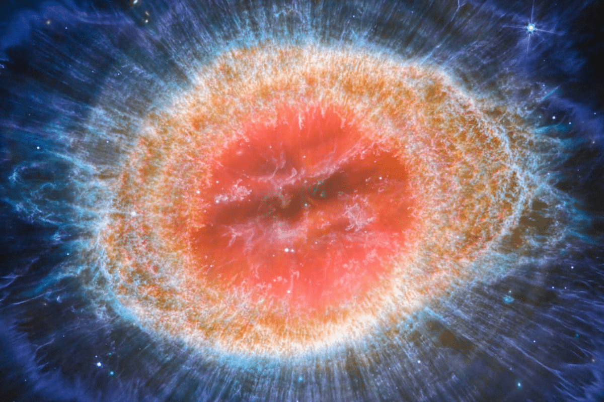 Завораживающе: ESA и NASA показали новые изображения туманности «Кольцо»