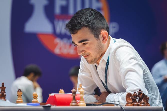Гроссмейстер Айк Мартиросян одержал очередную победу на Кубке мира