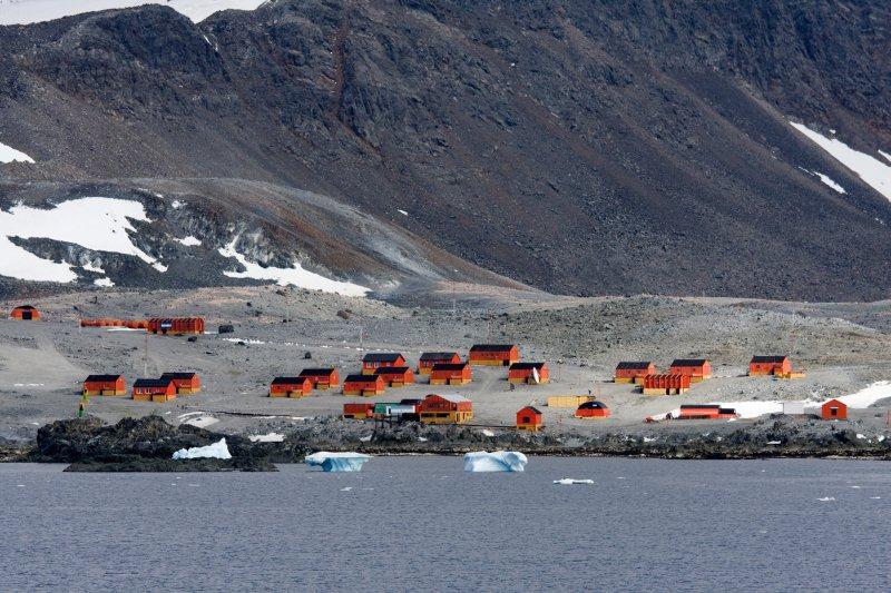 Абсолютный рекорд: на аргентинской станции в Антарктиде зафиксировали 18,3°C