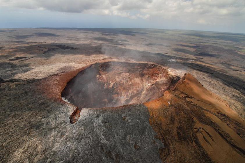 Самый большой действующий вулкан в мире начал подавать признаки пробуждения