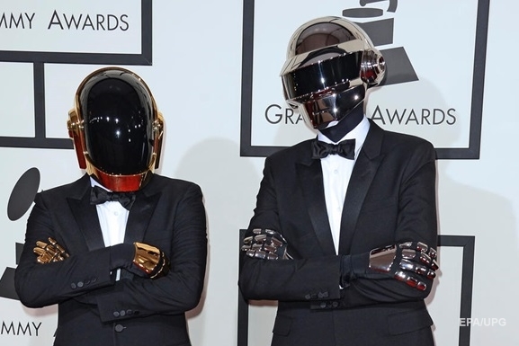 Группа распалась: французский электронный дуэт Daft Punk выпустил прощальный клип