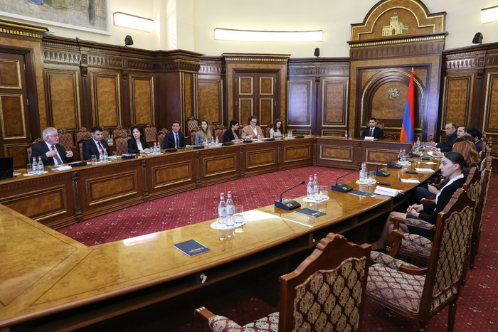 ՀՀ փոխվարչապետին ներկայացվել է ԱՄՆ ՄԶԳ փորձագետների մշակած «Հայաստանի ներդրումային բարեփոխումների ճանապարհային քարտեզ»-ը