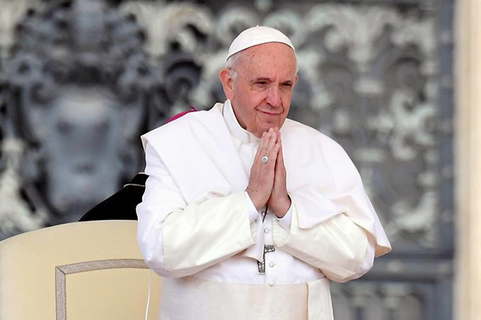 Папа Римский Франциск во время традиционной воскресной проповеди к верующим призвал Армению и Азербайджан к диалогу