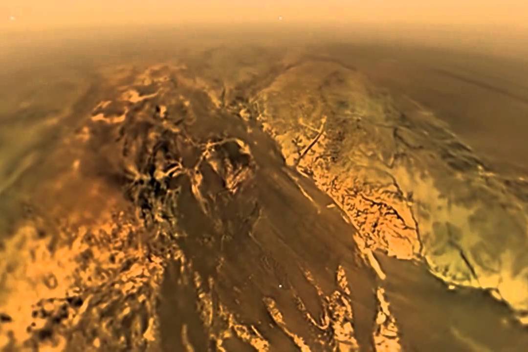 Титан спутник поверхность реальное фото