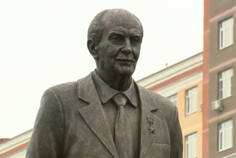 В Москве открыли памятник легендарному разведчику Геворку Вартаняну