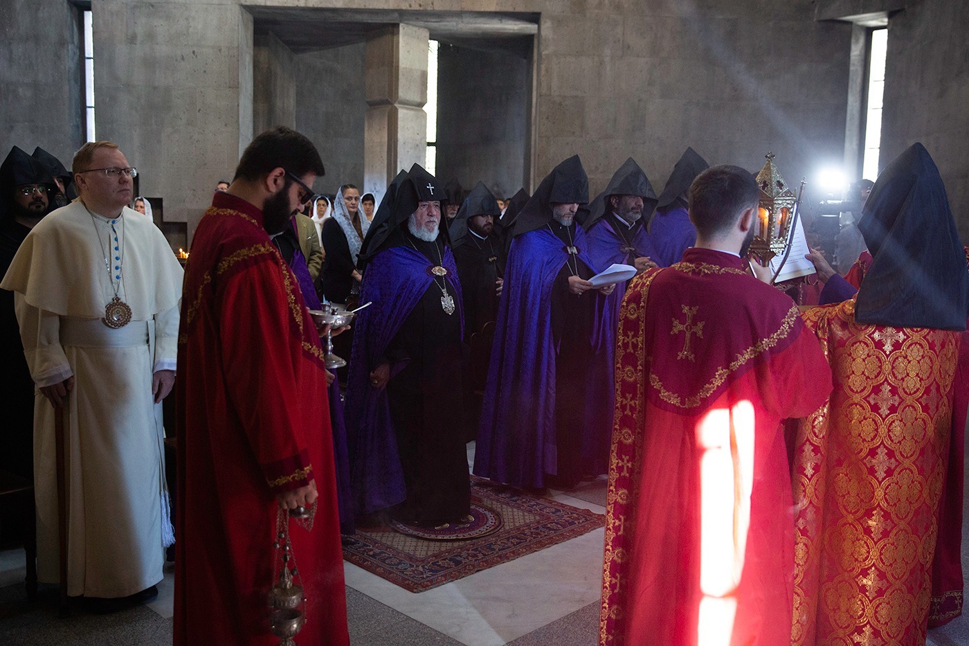 В Первопрестольном Святом Эчмиадзине помолились за мир в Армении и Арцахе