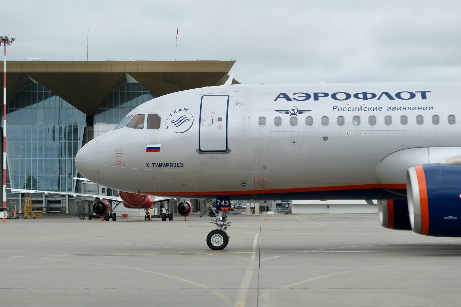 Два рейса авиакомпании «Аэрофлот», следовавших по маршруту «Москва – Ереван», приземлились в аэропорту Минеральных Вод