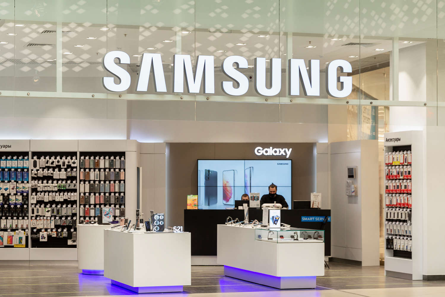 Компанию Samsung обвинили в краже функции анализа расхода аккумулятора в смартфонах