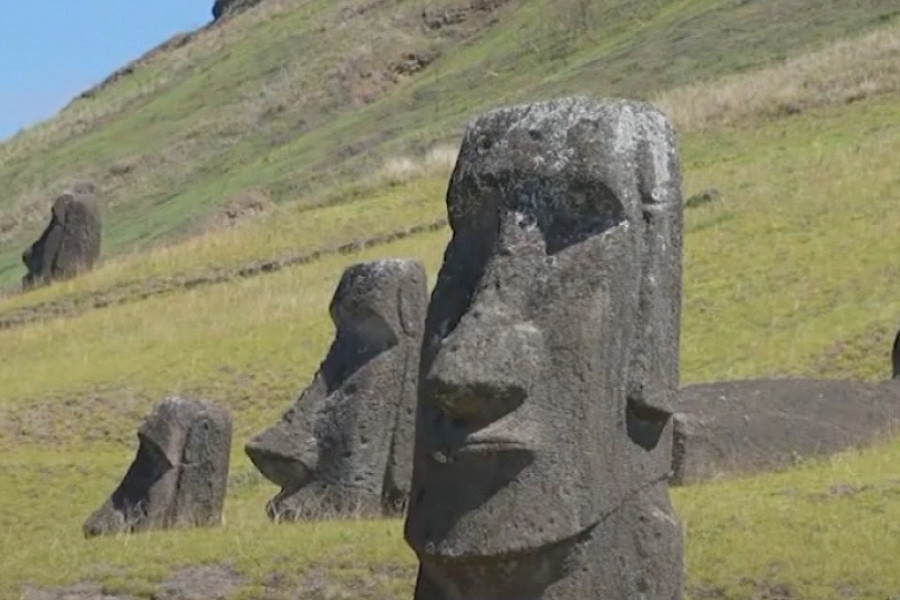 На дне высохшего озера на острове Пасхи исследователи нашли новую древнюю статую моаи