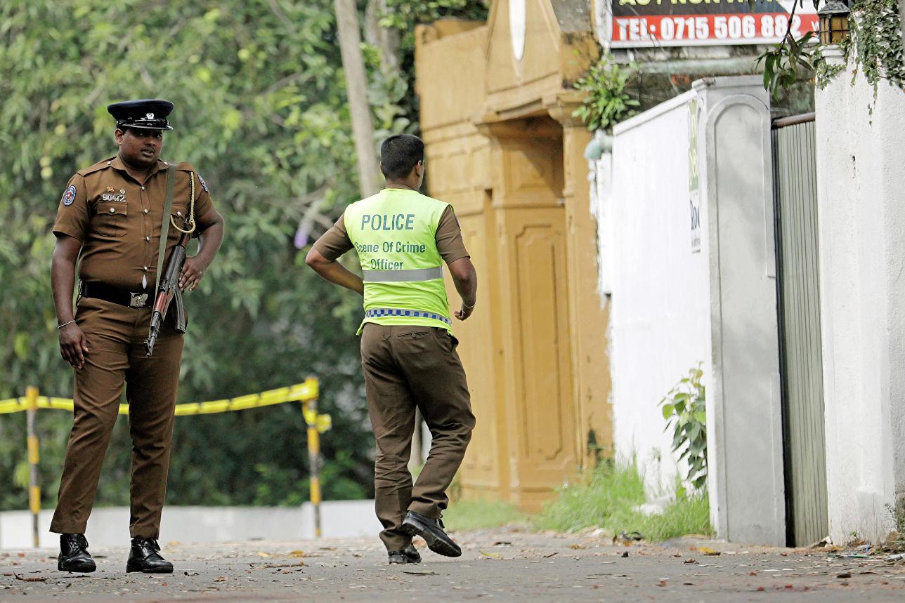 На Шри-Ланке прогремели три взрыва