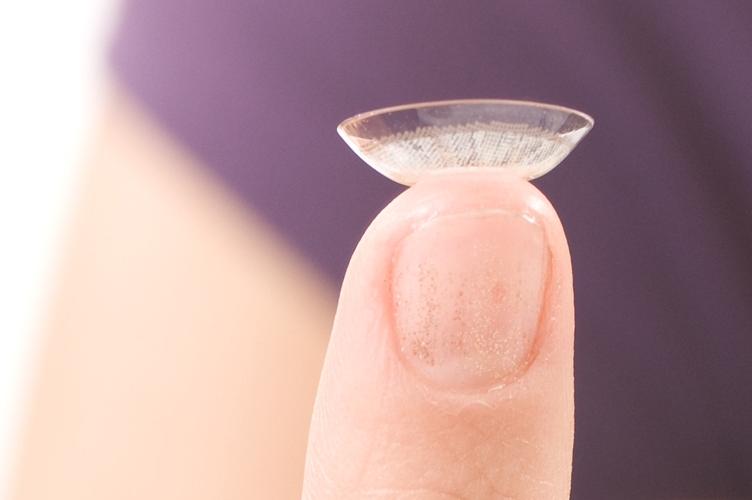 Медицина будущего: специалисты разработали контактные линзы для диагностики диабета и предотвращения слепоты
