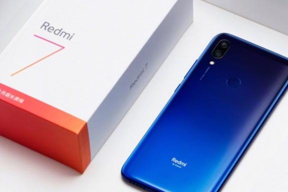 Xiaomi выпустила сверхбюджетный смартфон Redmi 7