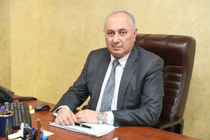 Вардеванян: Вечером Армен Чарчян сам отправится в УИУ «Вардашен»