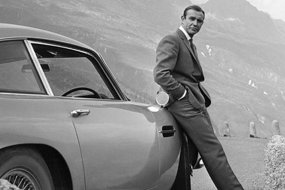 Бондмобиль Aston Martin 1965 года ушел с молотка