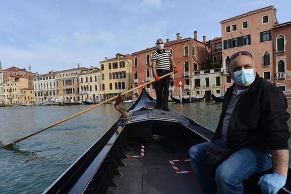 Туристов в Венеции будут катать на гондолах по новым правилам