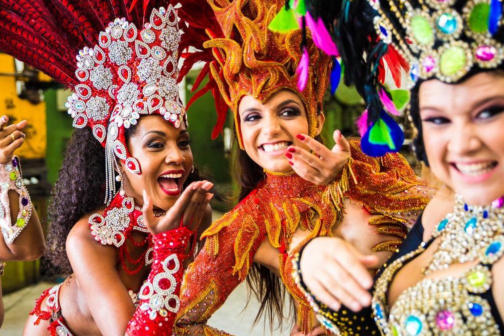 «Нет никаких оснований»: в Бразилии не считают нужным отменять знаменитый карнавал из-за коронавируса