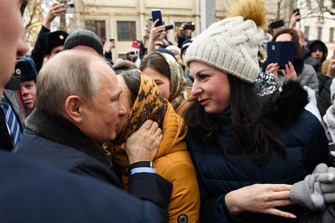 «Возьмите меня замуж!»: жительница Иваново сделала предложение Путину