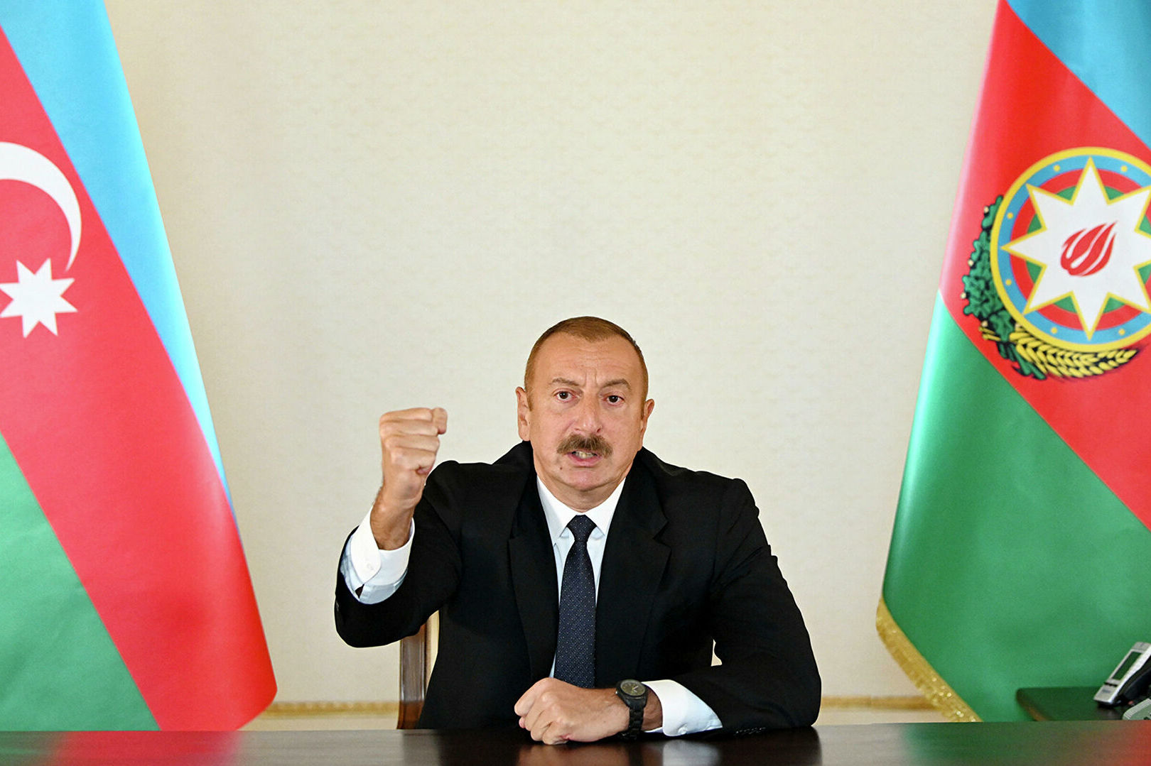 Алиев подписал указ о временной спецадминистрации в Карабахе