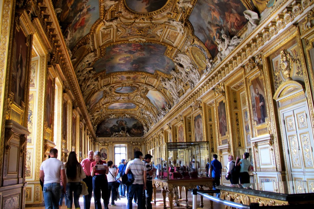 Секреты самого известного музея в мире: малоизвестные факты о парижском Лувре