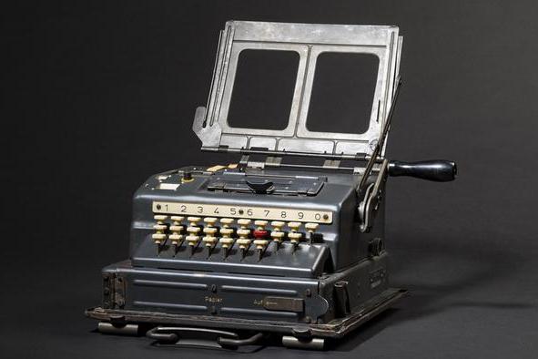 На аукцион выставлена уникальная шифровальная машина нацистов – «мельница Гитлера»