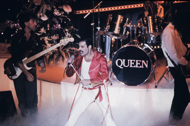 Звукозаписывающая компания Universal Music Group ведет переговоры о покупке каталога песен группы Queen