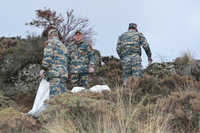 В Мартакерте обнаружены тела троих военнослужащих, погибших в ходе боевых действий