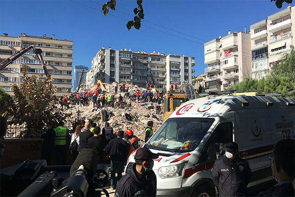 Число погибших при землетрясении в Турции все растет