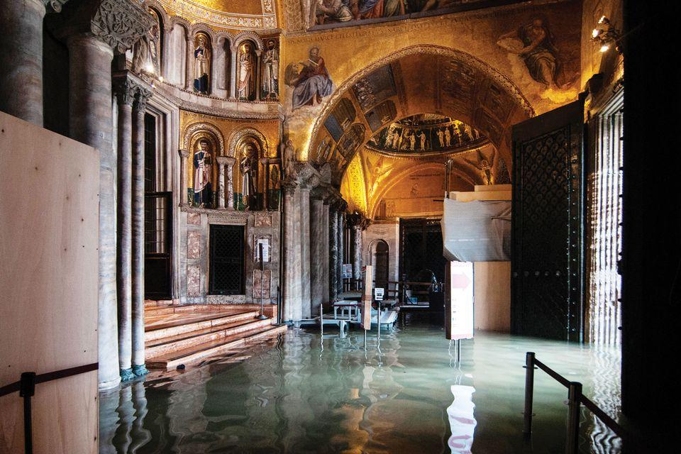 Наводнение в Венеции: произведения искусства не пострадали, однако ущерб, нанесенный городским зданиям, огромен