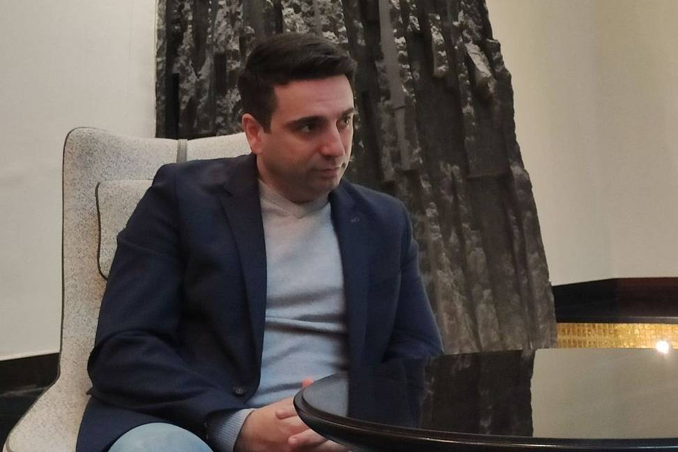 Вице-спикер НС заявил, что Армения «готова пойти на взаимные компромиссы с Азербайджаном, но не на капитуляцию»