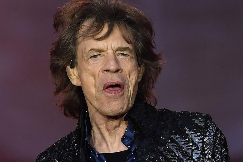 Вокалист The Rolling Stones Мик Джаггер успешно перенес операцию по замене искусственного сердечного клапана: Billboard
