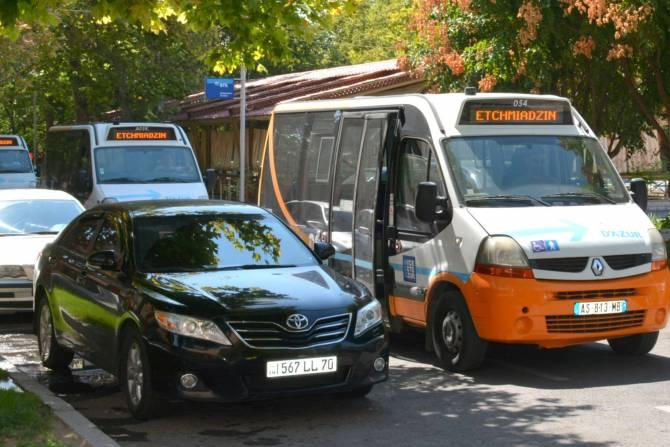 Мэрия Эчмиадзина проводит дезинфекционные мероприятия в городском транспорте и в помещениях учебных заведений