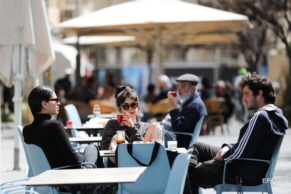 В Израиле отменяют обязательное ношение масок на улице 